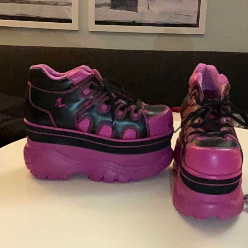 Hustler Hollywood Dolls Kill Vibrant Pink and Black Platform Sneakers - Picture 5 of 6